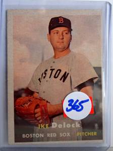 lot 365 image: VINTAGE  1957 Topps Baseball Ike DeLock #63 VG