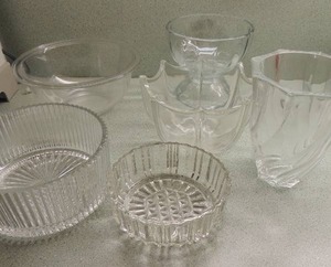 lot 61 image: Mixing bowl, candy dish, matching glass bowls and more