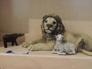 lot 72 image: Tiger and baby sheet laying around 14x6 2 bull