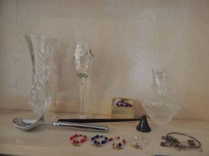 lot 109 image: Crystal vase 12 candle snuffer, 2 ring box of wing and prayer Ice cream scoop silver