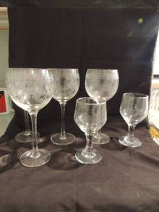 lot 122 image: 6 long stem champagne glasses and 2 short stem wine glasses