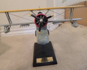 lot 16 image: USMC J2F-2 duck dB wings on stand in original box mint condition 3-MS-1  1189 US Marines