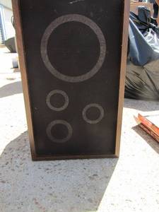 lot 187 image: Montgomery Ward speaker system gwn#6229