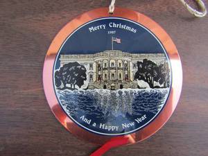 lot 213 image: WHITE HOUSE ORNAMENTS 1987, 1989, 1991, & GORHAM ORNAMENT,