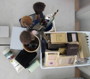 lot 215 image: Personal care lot-Shower cap, makeup brushes, assorted Mercur, Estee Lauder and Dior makeup