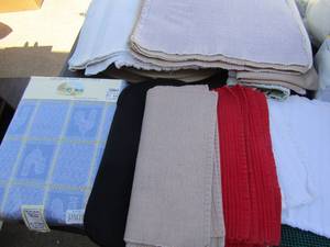 lot 262 image: Handmade tablecloths & placemats plus wine bags and placemats