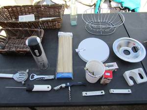 lot 264 image: Kitchen lot- Bamboo skewers, wicker baskets, burner covers and more