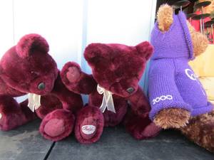 lot 275 image: Foleys Millennium Bear 2000 and 2 Cherish bears
