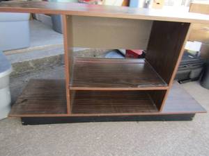 lot 286 image: TV table 2 tier shelving 25x45x15