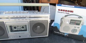 lot 290 image: Grundig emergency radio GE AMFM cassette Radio