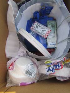lot 292 image: Paper plates and Bowls, table cloth clamps, cloth shopping bags and more