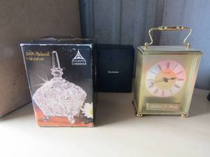 lot 117 image: Brookstone  clock 24% led crystal and handmade Annahutte Echtbleikristall covered dish