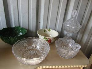 lot 316 image: Hofbauer Byrdes Crystal BOWL  &  Hofbauer Byrdes Crystal COVERED CANDY DISHCOMPOTE with Lid Germany ,  Christmas bowl, diamond Crystal bowl,  Tela Flora fruit bowl,