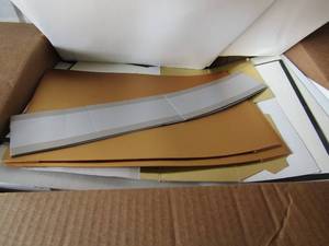 lot 323 image: Lot of christmas boxes