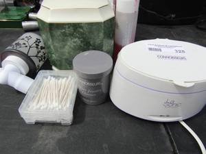lot 328 image: Carrera tissue cover scentsy wall plug Sonic jewlery cleaning machine