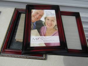 lot 334 image: Cherry wood picture frame 4x6   QTY  3