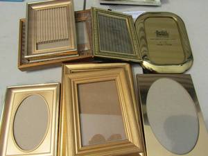 lot 336 image: gold frames x 2    4x6 and more