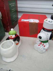 lot 363 image: Christmas snoopy WILLETTS  and HALLMARK penguin with snowball
