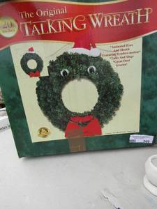 lot 365 image: The original talking wreath with animated eyes. Sings 2 songs and 4 greetings