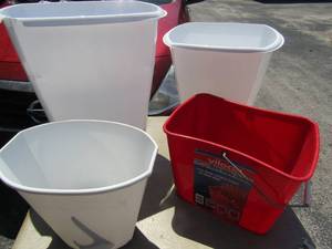 lot 420 image: Assorted trash cans and 3 mop buckets