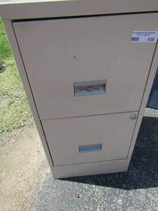 lot 248 image: Tan 2 drawer filing cabinet (438)