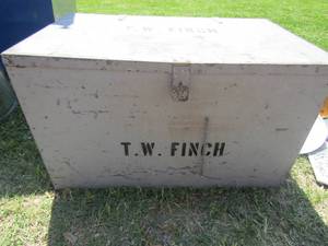 lot 250 image: Gray metal tool chest 18x30x19  (440)