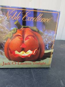 lot 182 image: Nobel excellence Jack o lantern tea light dcor