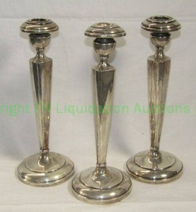 lot 26 image: Sterling silver candle stick holders in classical form approx. 12 tall