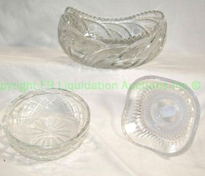 lot 39 image: Lead crystal serving bowls including hand cut crystal sawtooth canoe dish