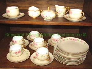 lot 45 image: Vintage floral theme ceramic serving dish set 22K gold trim