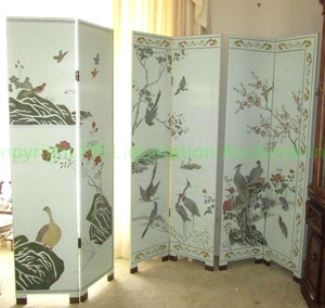 lot 47 image: Asian theme privacy walls (made of painted solid wood) 32 x 72 each set of 3