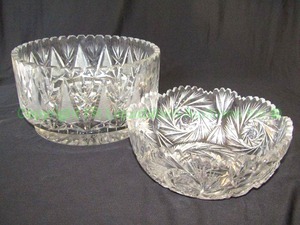 lot 68 image: Large wheel cut and etched crystal serving bowls