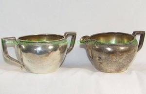lot 90 image: International Sterling silver sugar and creamer server set