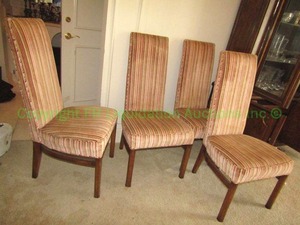 lot 71 image: Retro high back wood leg cushioned dining chair set of 4 (Bid is times the quantity)