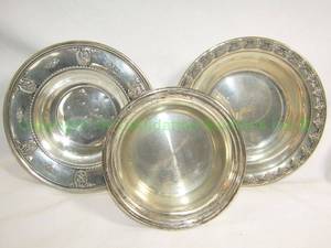 lot 86 image: Sterling silver Vintage serving bowls