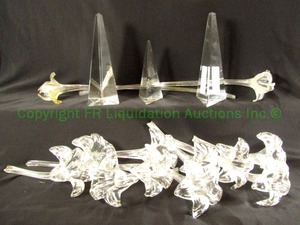 lot 102 image: Hand blown glass flowers and obelisk crystal dcor