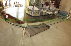 lot 108 image: Touraine by Drexel dining table with glass top and extra leaf, 101 x 61 x 29