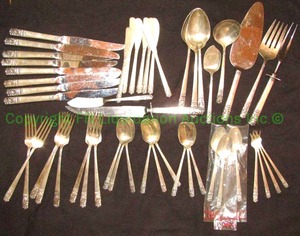 lot 114 image: Sterling silver Heirloom mansion house utensil set (bid is times the quantity of 49)