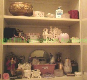 lot 453 image: Assorted ceramic dcor, ceramic carriage, gold drip ware vase, cherub bowls and more as shown