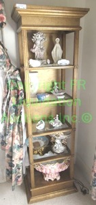 lot 637 image: Etagere lighted display shelf. 22 x 14 x 70, (Contents not included)