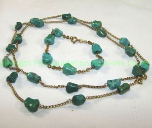 lot 545 image: 18K Gold and Turquoise vintage Necklace. Marked 750 on clasp. 38 L