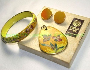 lot 555 image: Hand painted Cloisonn Bangle and Pendant set with coordinating clip earrings.