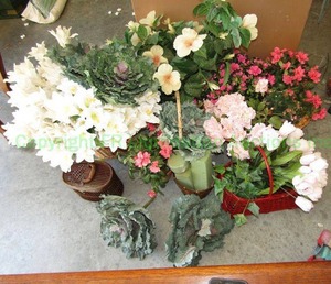 lot 182 image: Artificial flowers, straw gardening hats as shown