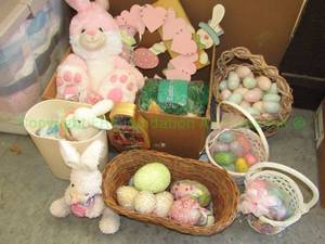 lot 196 image: Easter decor as shown