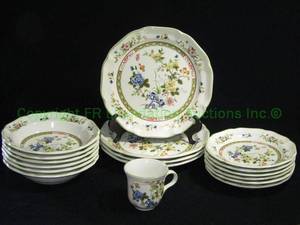 lot 231 image: Vintage Mikasa Heritage F2006 Imari Bouquet stoneware