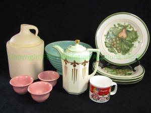 lot 268 image: Louisville Kentucky stoneware and other vintage ceramics plus