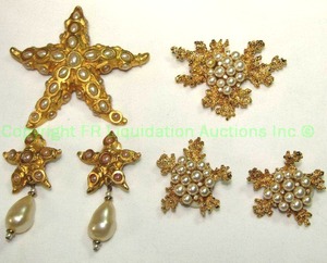 lot 682 image: Oscar signed Star Fish Brooch and clip Earring set plus a Craft signed nugget and pearl suite brooch and clip earrings