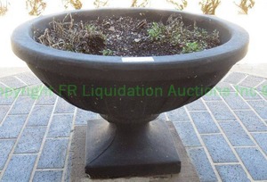 lot 777 image: Traditional urn stle concrete planters - one natural concrete, one painted blue. Heavy. Please bring assistance to load. 27 wide x 17 tall