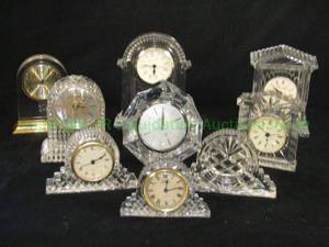 lot 211 image: Crystal diminutive shelf clock selection as shown