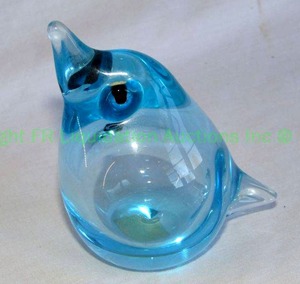 lot 334 image: Murano artisan crafted art glass blue bird, Made In Italy Original Murano foil sticker